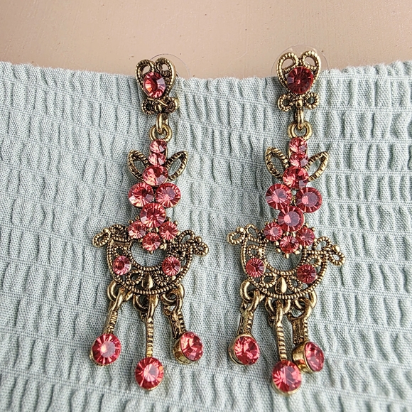 Elegant‎ Gold and Pink Dangle Earrings - Picture 1 of 4
